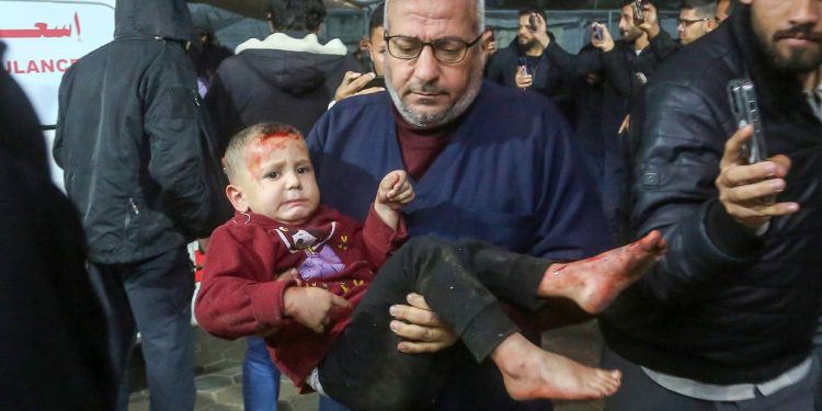 ‘Brojimo sekunde do mira… bombardiranje nije prestalo’ – unutar Gaze