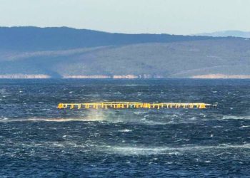 Bura otrgnula kavez iz uzgajališta riba u Velebitskom kanalu!