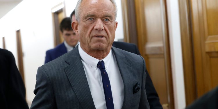 Caroline Kennedy naziva rođaka RFK Jr A ‘Predator’ koji je “ovisnik o pažnji” u jezivom pismu senatorima