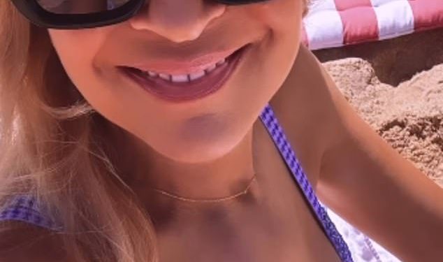 Carrie Bickmore se pokazala vrlo drskom tijekom obiteljskog izlaska na plažu