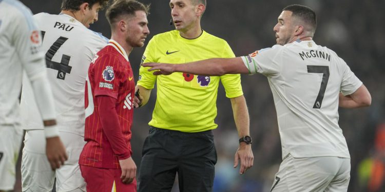 Coote, sudac je pucao zbog uvreda na Klopp: “I gay i ex -drug”