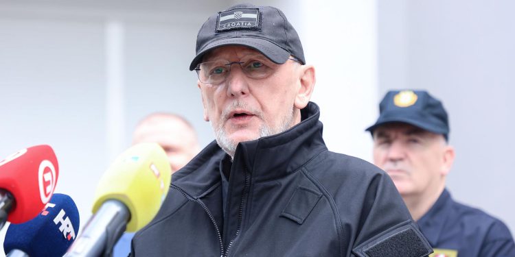 PUNE RUKE POSLA Nastavljaju se izvidi oko Dabre, Vlajčić nije evidentiran za nasilje, hakirana stranica Halo, inspektore… | NACIONAL.HR