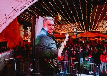 Dean Dvornik stao u obranu prozvanog glazbenika: “Neke cure je poljubio u obraz, ali da ih je dodrivao neprimjereno to nisam vidio”