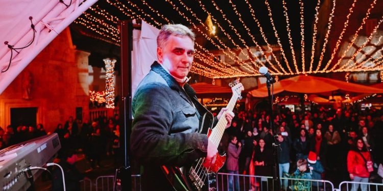 Dean Dvornik stao u obranu prozvanog glazbenika: “Neke cure je poljubio u obraz, ali da ih je dodrivao neprimjereno to nisam vidio”