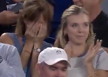 Dirljiv trenutak. Majka Alexa de Minaura brizne u plač i grli Katie Boulter – dok australska zvijezda postiže veliku prekretnicu u karijeri
