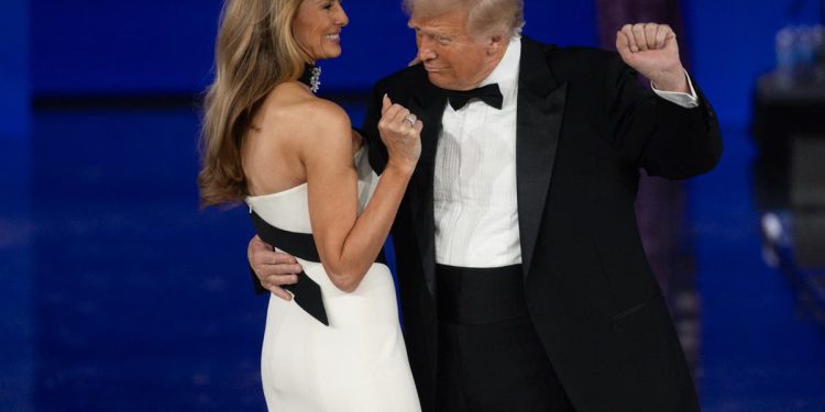 Donald i Melania Trump namjeravaju zaraditi ‘što više mogu’ tijekom drugog mandata u Bijeloj kući, kaže čuvar