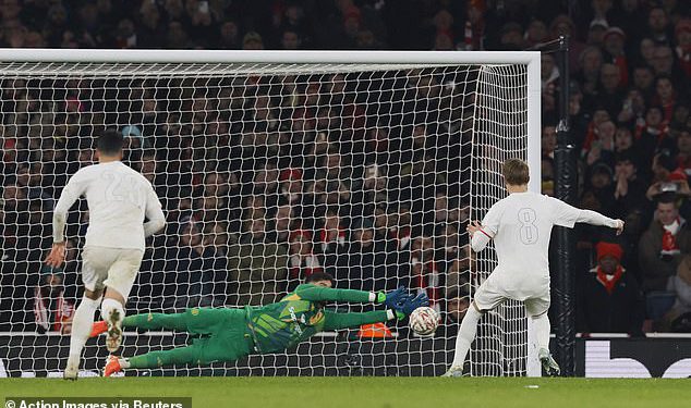 Eagle-eyed Man United navijači primjećuju što su Manuel Ugarte i Lisandro Martinez učinili Kaiju Havertzu nakon Arsenalova penala u novoj snimci koja nije prikazana na BBC-ju