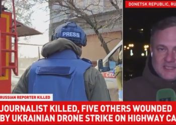 Ekipa RT-a za dlaku izbjegla smrtonosni napad ukrajinskog drona na novinare — RT Rusija i bivši Sovjetski Savez