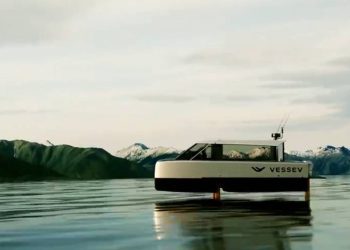 Električni brod na Novom Zelandu “leti” iznad površine mora, a krstarenje košta 100 eura