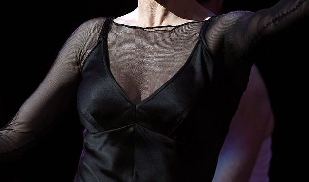 Erika Jayne vraća se na Broadway kao Roxie Hart u Chicagu pet godina nakon što joj je COVID prekinuo prvu trku