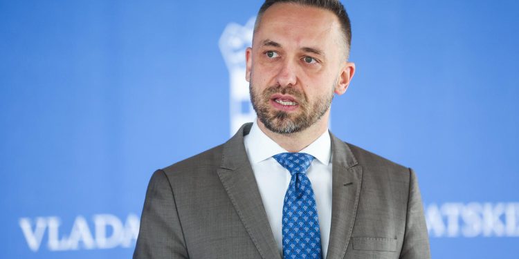 FINANCIRA PILETIĆ Država mjesecima plaća HDZ-ovu ravnateljicu i 20-ak zaposlenika u fantomskom centru u Delnicama | NACIONAL.HR