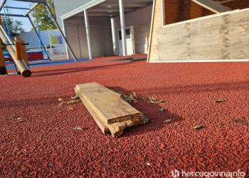 FOTO Ponovno oštećen inkluzivni osjetilni park za djecu na Kantarevcu