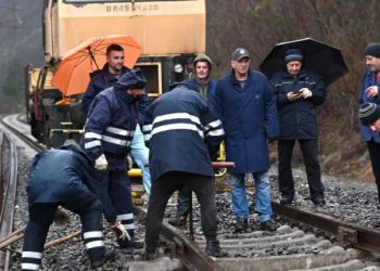FOTO Postavljaju se pragovi i tračnice na pruzi u Jablanici