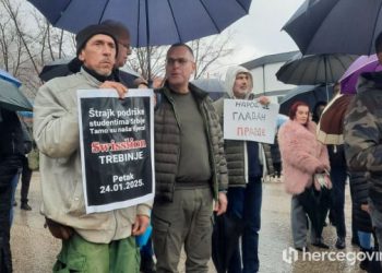 FOTO Stotine građana i radnika trebinjske tvrtke podržalo studentsku borbu