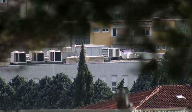 FOTO Sveučilište u Mostaru postavlja solarne panele koje je uvezao profesor Franjo Takač