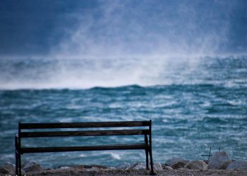 FOTO + VIDEO Orkanska bura harala Podstranom, pogledajte trenutak najjačeg udara