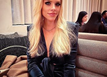 Fox Sports ljuljao se svježom tužbom kao izvršni direktor Charlie Dixon naziva se “seksualnim grabežljivcem” … Tjednima nakon Joy Taylor i Skip Bayless optužbe