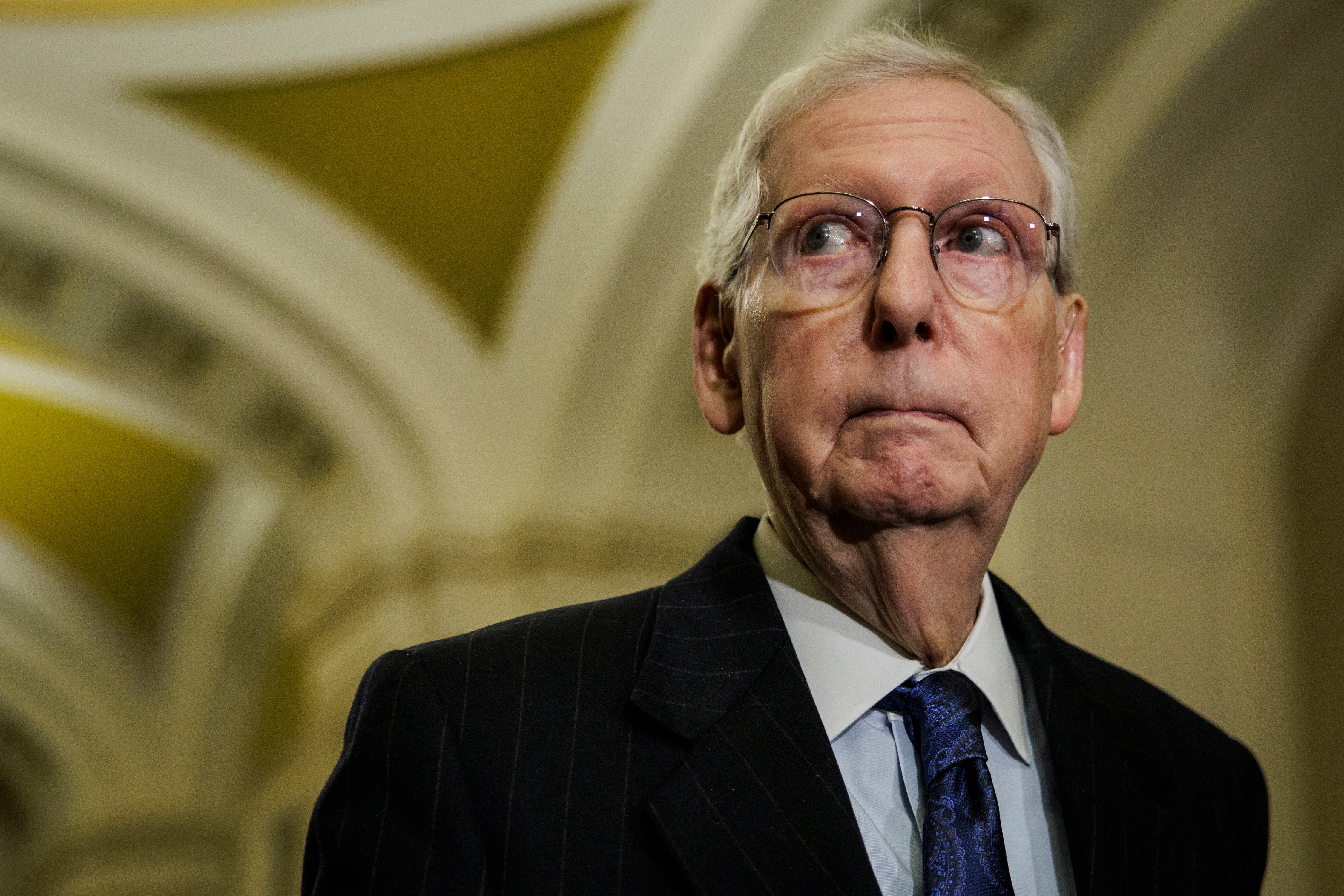 Senator Mitch McConnell navodno je dva puta pao u srijedu, usred zabrinutosti zbog svog zdravlja