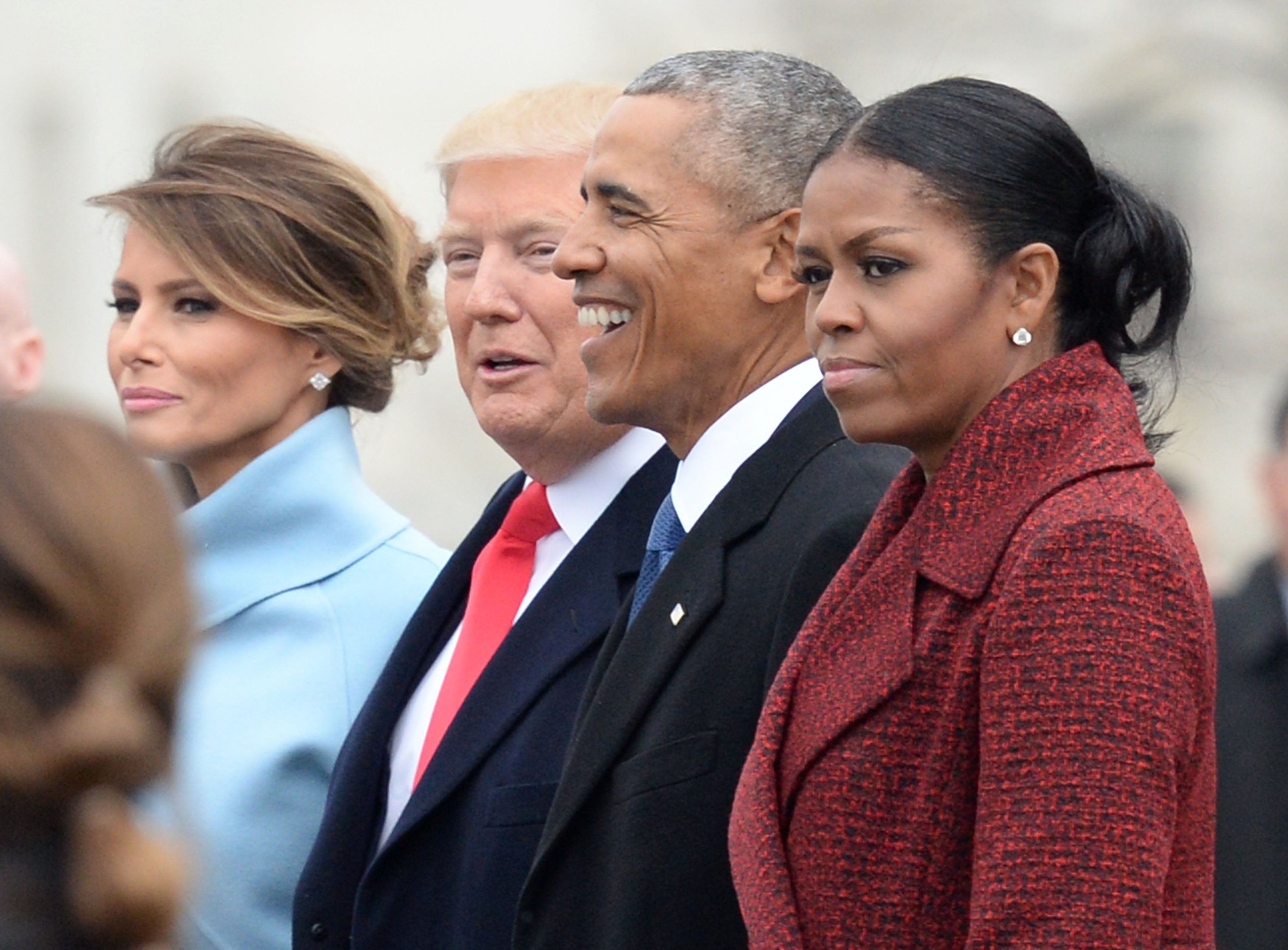 Donald Trump i Barack Obama stoje jedan pokraj drugoga na dan inauguracije 2017. Događaj je označio kraj Obaminog predsjedništva i početak Trumpova prvog mandata