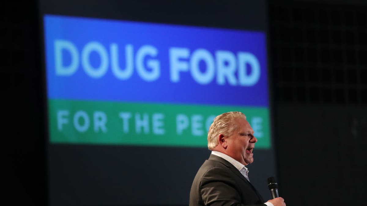 Doug Ford preskače debatu pokrajinskih čelnika koju je ugostila Crnačka zajednica kako bi vodio kampanju u sjevernom Ontariju, uključujući ovaj skup na kojem je sudjelovalo približno 300 ljudi na Cambrian College u Sudburyju, 11. travnja 2018.