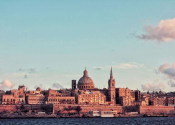 Glavna burza Crypto.com dobiva načelno MiCA odobrenje od Malte