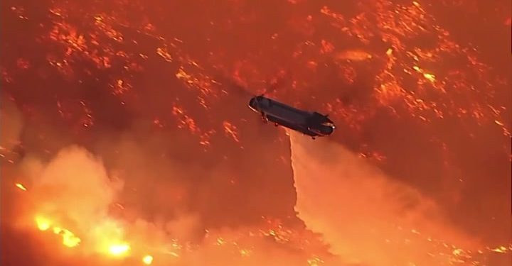 Gledajte: Helikopteri se bore s požarima na planinama Santa Monice | Vijesti