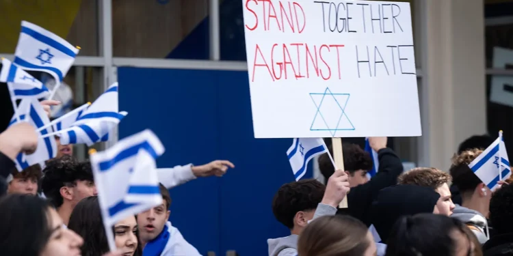 Globalni porast antisemitizma ostavlja židovsku zajednicu izoliranom, rabin kaže da je svijet na ‘točki prekretnice’