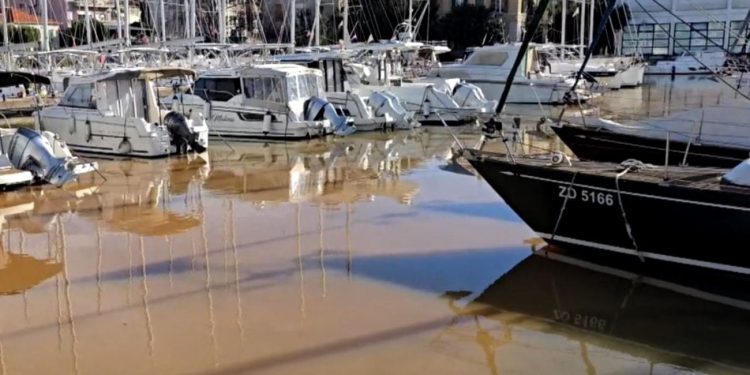 Grad na Jadranu bori se s onešišćenjem potoka i mora: “Žena mi je oboljela”