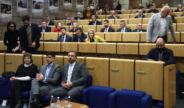 HDZ BIO PROTIV Usvojen zakon o Južnoj interkonekciji