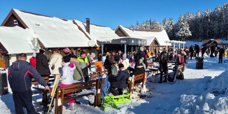 SVE JE PUNO Hrvati pohrlili na skijanje: Evo koje su destinacije najpopularnije | NACIONAL.HR