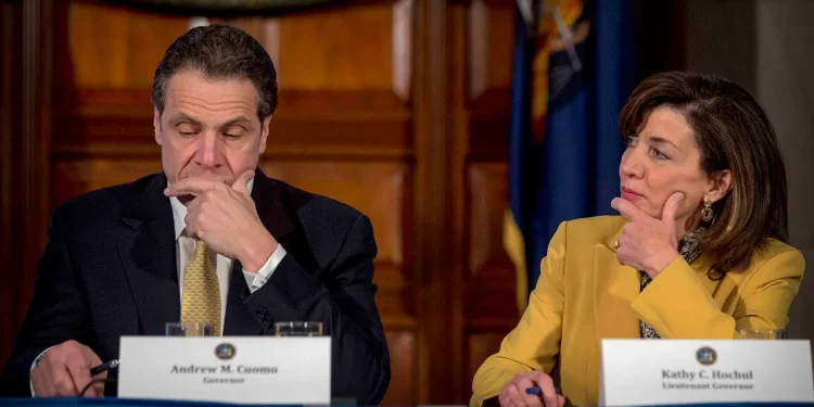 Haos u podzemnoj željeznici potaknuo je Cuoma da potakne ukidanje novog poreza na vožnju u New Yorku