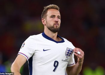 Harry Kane čvrsto uvjeren da će konačno razbiti svoje trofejno prokletstvo i inzistira na tome da još nije dosegao svoj vrhunac s 31 godinom – ali as Bayern Münchena priznaje da je frustriran dugotrajnim čekanjem