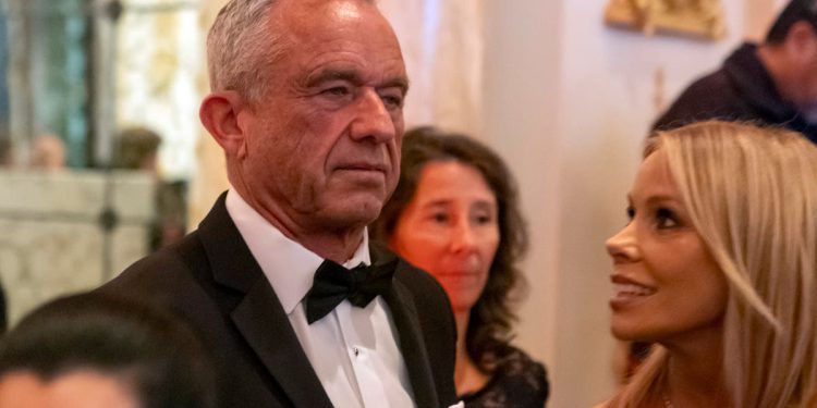 Hoće li Cheryl Hines, supruga RFK Jr-a, prisustvovati Trumpovoj inauguraciji?