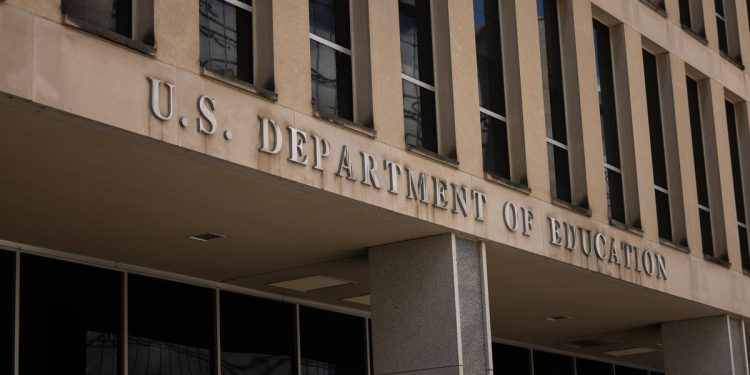 Hoće li Trumpova pauza na saveznim zajmovima i potporama utjecati na moju studentsku pomoć?