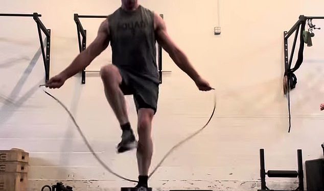 Hugh Jackman obnovio je svoje trikove sa užetom nakon što je ‘zabrljao’ nastup na Broadwayu na premijeri