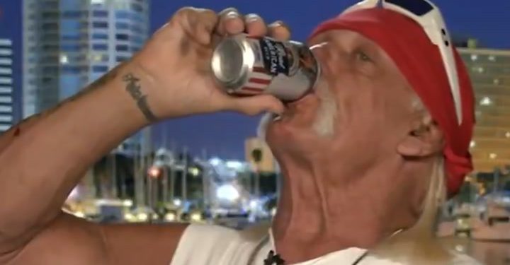Hulk Hogan ispija limenku piva tijekom intervjua uživo za Fox News | Vijesti