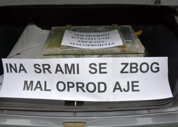 SINDIKAT Bijeli štrajk u Ini traje do 18. siječnja, za isti dan najavljen i prosvjed | NACIONAL.HR