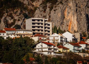 IZA REŠETAKA Zbog nezakonitosti u izgradnji “imotskog towera” pritvoren referent Marijan Puljiz | NACIONAL.HR