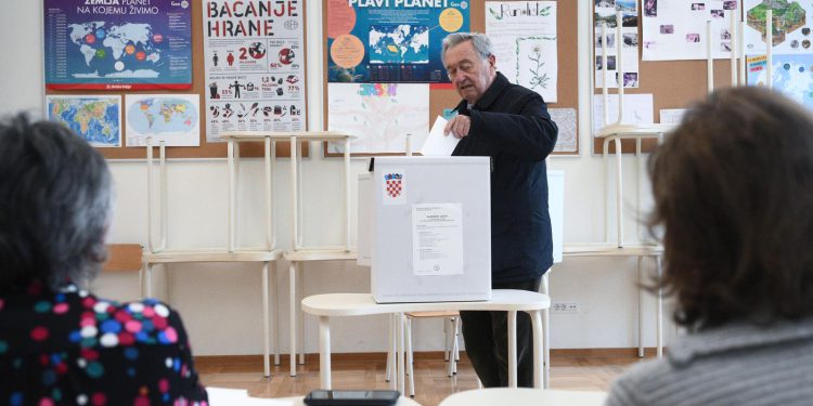 IZLAZNOST Do 11:30 glasalo nešto više ljudi nego u prvom krugu. Pogledajte stanje po županijama | NACIONAL.HR