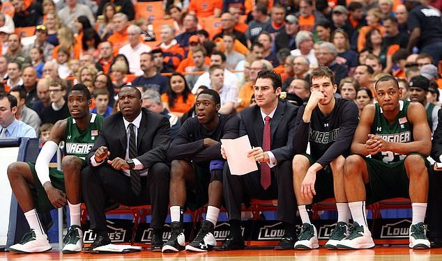 Ikona sveučilišne košarke Mike Babul preminuo je u 47. godini nakon srčanog udara