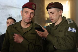 Izraelski načelnik Glavnog stožera Herzi Halevi (na slici naprijed lijevo) podnijet će ostavku na svoju dužnost u ožujku, izvještava nekoliko izraelskih medija