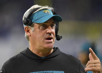 Jacksonville Jaguarsi su otpustili Douga Pedersona jer je postao prvi NFL trener koji je dobio otkaz na Crni ponedjeljak
