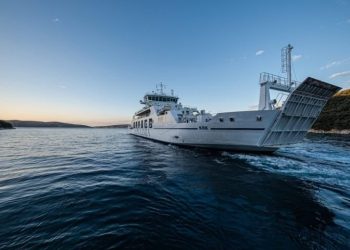 Jadrolinija svim zaposlenicima podiže plaće za 130 eura bruto