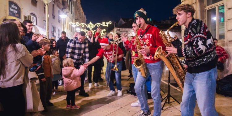 Jeste li već čuli i vidjeli ovaj talentirani bend u gradu? Evo tko su najpopularniji momci na ulicama Splita