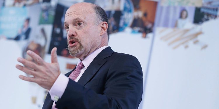 Jim Cramer Mad Money kaže “vlastiti Bitcoin, a ne MicroStrategy”