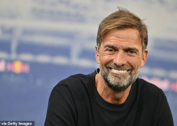 Jurgen Klopp obećava da će prirediti ZABAVU za sve svoje bivše igrače Liverpoola ako Man City bude proglašen krivim za financijske propuste i oduzet mu naslov prvaka u Premier ligi