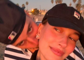 Justin Bieber prekinuo je šutnju nakon što je ‘prestao pratiti’ svoju suprugu Hailey usred straha obožavatelja za zvijezdu kada je učinio isto jednom od članova njezine obitelji i podijelio bong snimku