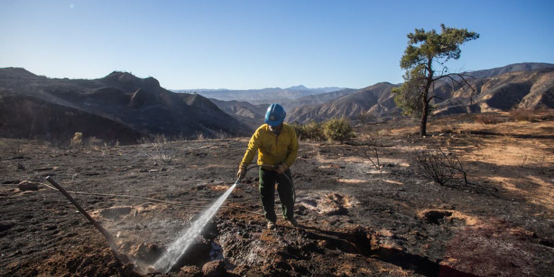 Kalifornijski dužnosnici upozoravaju na rizike od poplava zbog kiše nakon što je Trump dodao uvjete za pomoć u katastrofama LA-a: ažuriranja uživo