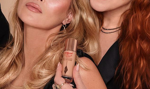Kate Moss pokazuje svoju blistavu ljepotu dok glumi u posljednjoj kampanji najbolje prijateljice Charlotte Tilbury