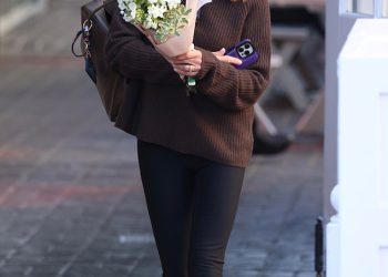 Kći Joan Rivers Melissa, 56, izgleda tmurno dok je vani prvi put otkako je izgubila dom u požarima u LA-u